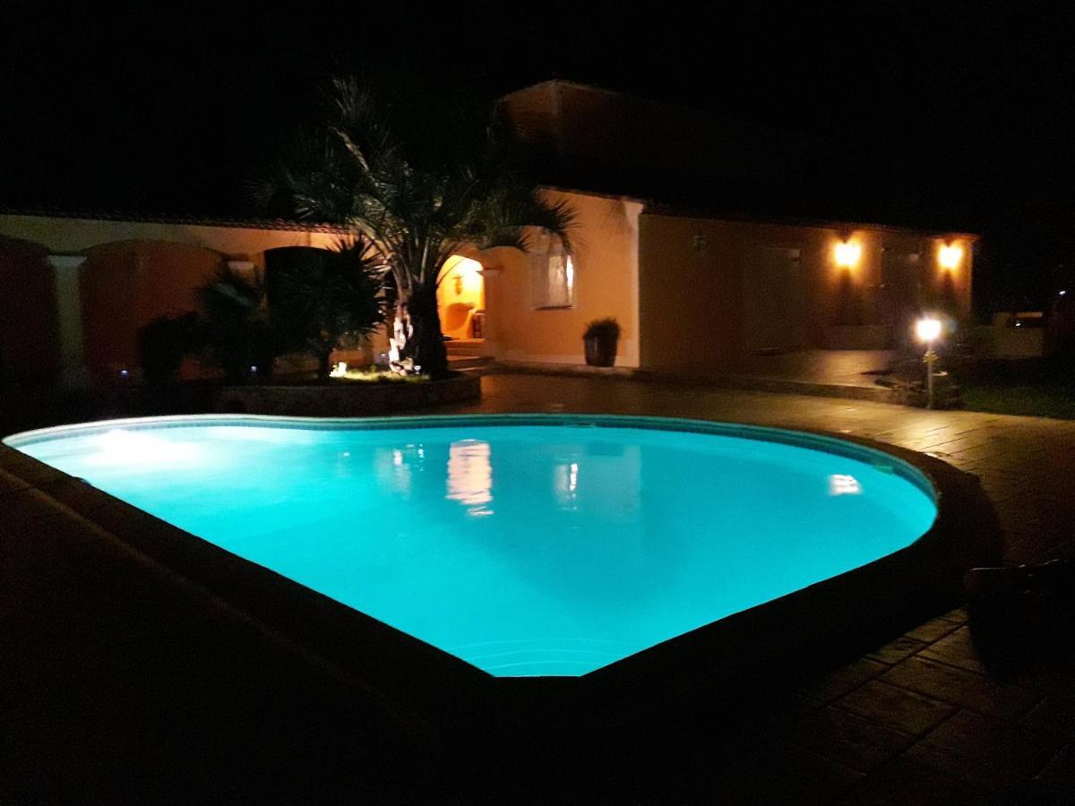 Les Restanques - Chambre D'Hotes Cuges-les-Pins Exterior foto